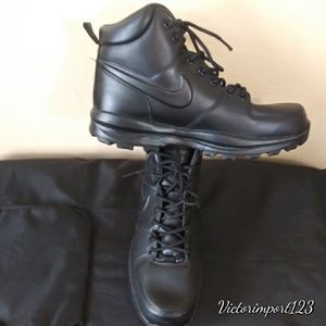 nike black manoa boots